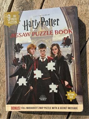 Harry Potter Jigsaw Puzzle Book - Puzzle Pieces Never removed/Like New
